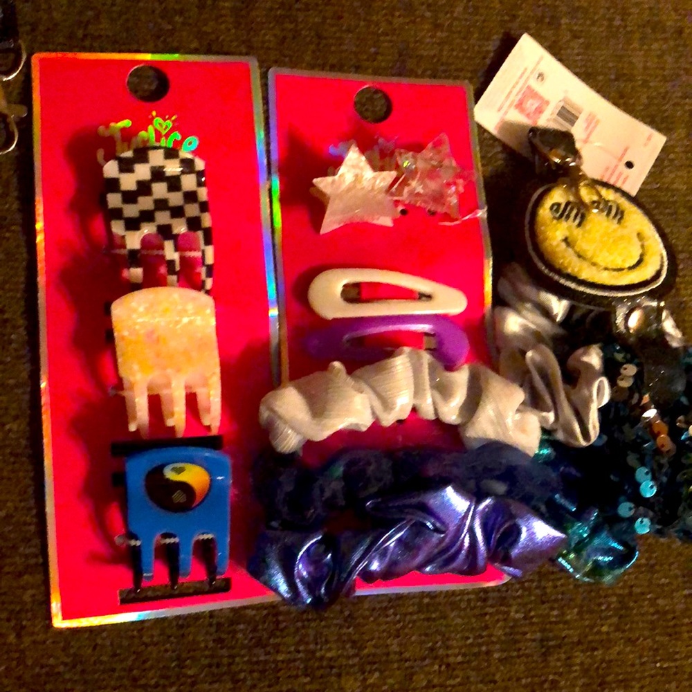 3/$30 Girls hair accessories lot